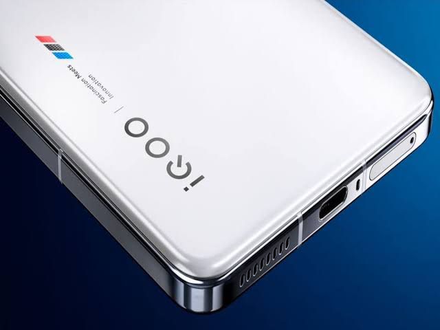 iQOO 13 Review: Full Specifications and Price Details